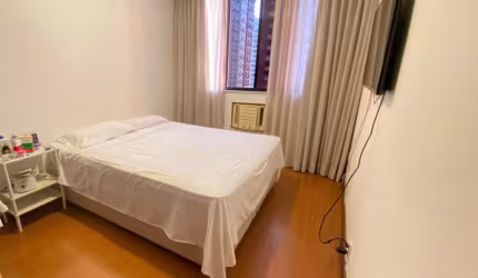 Apartamento de 2 quartos e 1 suíte.