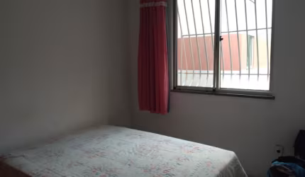 Apartamento de 2 quartos e 1 garagem.