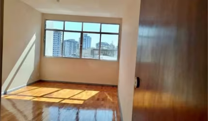 Apartamento 2 banheiros e 1 garagem.