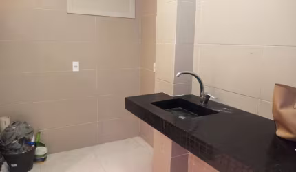 Apartamento 3 quartos e 1 banheiro.