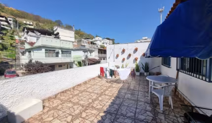 Casa 3 quartos e 2 suíte.