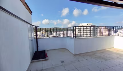 Cobertura 2 quartos e 2 garagens.