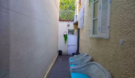 Apartamento de 2 quartos e 1 banheiro.