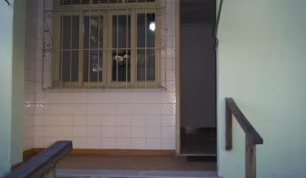 Casa de 3 quartos e 1 garagem.