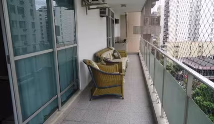 Apartamento de 3 quartos e 1 suíte.