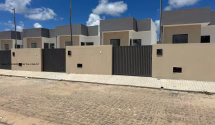 Casa conjugada no Conde/PB com dois Quartos e suíte.