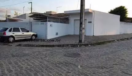 Casa solta à venda no Valentina, João Pessoa/PB, 2 Qtos