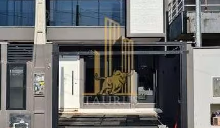 Lindo Sobrado de 3 Dormitórios em Itapema