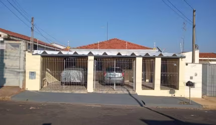Casa com 2 quartos à venda no Jardim Tangará, Araraquara , 210 m2 por R$ 400.000