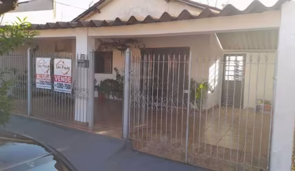 Casa com 3 quartos à venda no Jardim Esperança, Santa Lúcia  por R$ 230.000