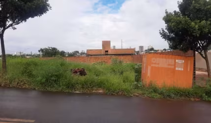 Terreno à venda no Residencial Ravena, Araraquara  por R$ 125.000