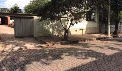Casa com 3 quartos à venda no Centro, Araraquara , 219 m2 por R$ 650.000