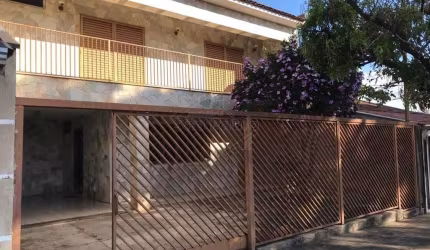 Casa com 4 quartos à venda na Vila Cidade Industrial (Vila Xavier), Araraquara , 251 m2 por R$ 650.000