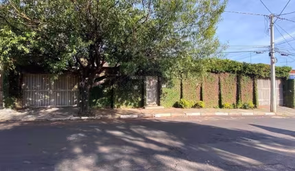 Casa com 5 quartos à venda na Vila José Bonifácio, Araraquara , 441 m2 por R$ 1.000.000