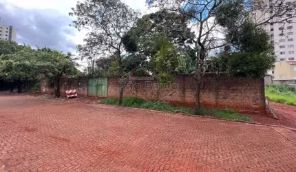 Terreno à venda na Vila Melhado, Araraquara  por R$ 500.000