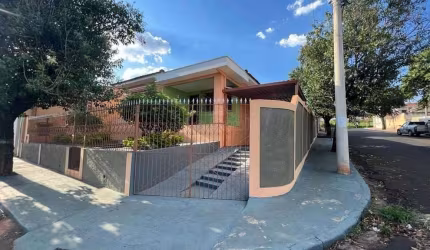 Casa com 3 quartos à venda no Parque Alvorada, Araraquara , 207 m2 por R$ 395.000