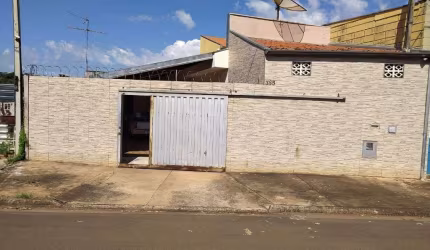 Casa com 3 quartos à venda no Jardim Santa Lúcia, Araraquara , 134 m2 por R$ 240.000