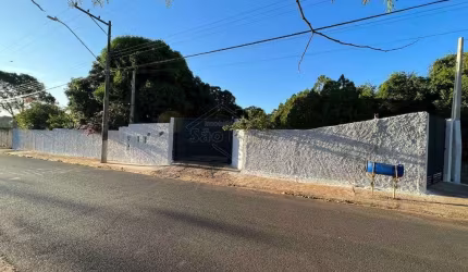 Chácara / sítio com 4 quartos à venda no Jardim Uirapuru, Araraquara , 475 m2 por R$ 1.600.000