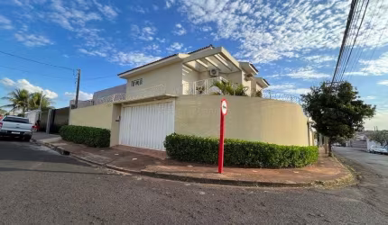 Casa com 3 quartos à venda no Jardim Morumbi, Araraquara , 372 m2 por R$ 850.000