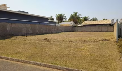 Terreno em condomínio fechado à venda no Portal das Araucárias, Araraquara  por R$ 370.000