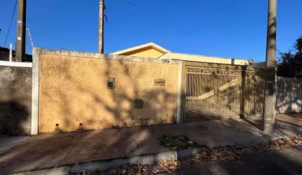 Casa com 3 quartos à venda na Vila Xavier (Vila Xavier), Araraquara , 154 m2 por R$ 285.000