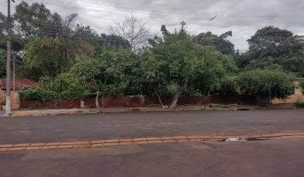 Terreno à venda no Jardim Tamoio, Araraquara  por R$ 130.000