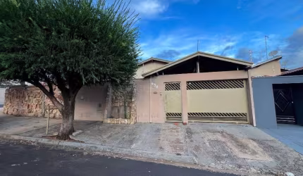 Casa com 4 quartos à venda no Residencial Cambuy, Araraquara , 164 m2 por R$ 430.000