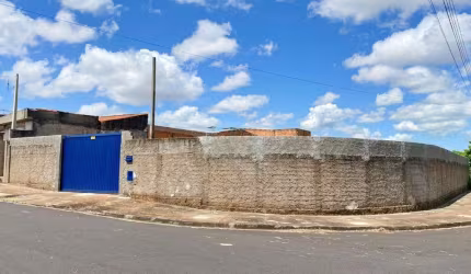 Terreno comercial à venda no Jardim Veneza, Araraquara  por R$ 130.000