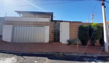 Casa com 3 quartos à venda em Nova Vila Cerqueira, Américo Brasiliense , 278 m2 por R$ 845.000