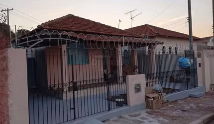 Casa com 2 quartos à venda no Jardim Quitandinha, Araraquara , 83 m2 por R$ 180.000