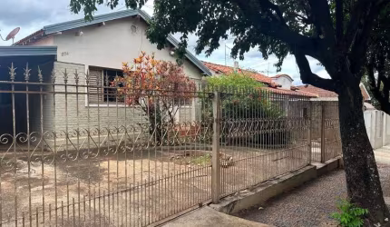 Casa com 3 quartos à venda na Vila Ferroviária, Araraquara , 143 m2 por R$ 585.000