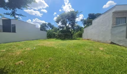 Terreno em condomínio fechado à venda no Jardim Marialice, Araraquara  por R$ 130.000