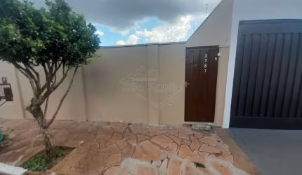 Casa com 2 quartos para alugar no Centro, Araraquara , 138 m2 por R$ 1.000