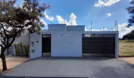 Casa com 2 quartos para alugar no Residencial Vista do Horto, Araraquara  por R$ 950