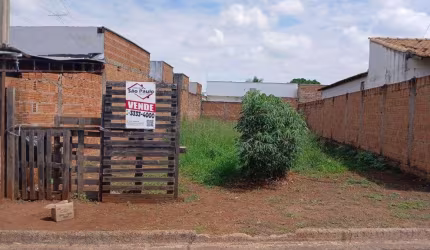 Terreno à venda no Jardim Maria Luiza IV, Araraquara  por R$ 90.000