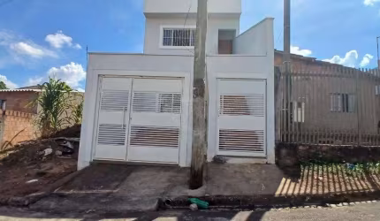 Casa com 3 quartos à venda no Jardim  Maria Luiza, Américo Brasiliense  por R$ 300.000