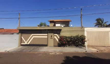Casa com 3 quartos para alugar no Jardim São Jorge, Araraquara , 260 m2 por R$ 3.500
