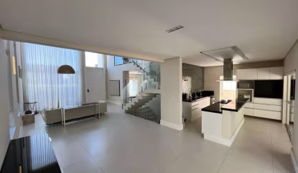 SOBRADO COM 4 SUÍTES NO RESIDENCIAL JAGUARY