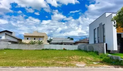 TERRENO PLANO NO CONDOMÍNIO TERRAS DO VALE