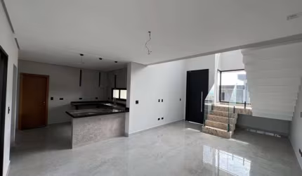 CASA TÉRREA COM MEZZANINO NO CONDOMÍNIO SANTA MÔNICA