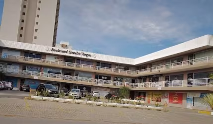 SALA COMERCIAL DE 3OM² NO BOULEVARD GETULIO VARGAS
