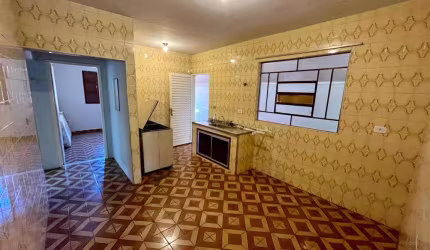 CASA TÉRREA PARA VENDER OU ALUGAR AO LADO DA VILA TESOURO