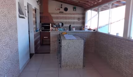 UMA EXCELENTE CASA NO JARDIM COLÔNIA NUM TERRENO DE 360M²