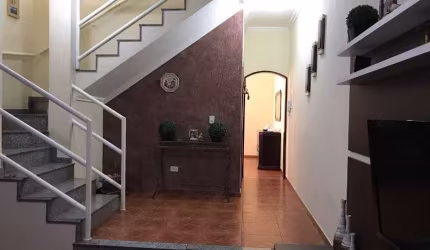 BELO SOBRADO NA PARTE PLANA DO JARDIM SUL