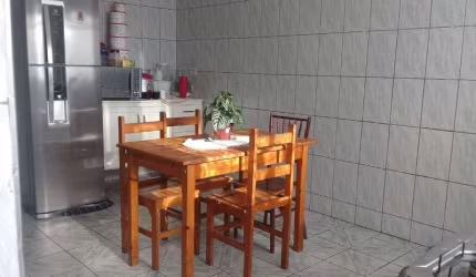 CASA COM PONTO COMERCIAL NA PARQUE CALIFORNIA