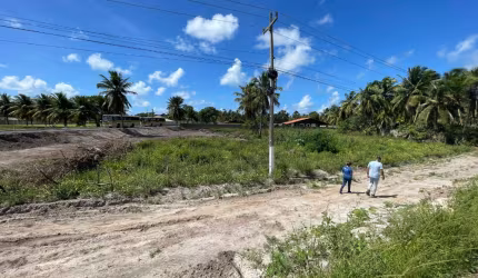 ALUGA-SE TERRENO COMERCIAL DE ESQUINA – RODOVIA IBGATTO FALCÃO, BARRA NOVA – GRANDE MACEIÓ/AL