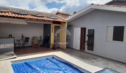 Casa à venda no bairro Jardim Residencial Elvio Lupo - Araraquara/SP