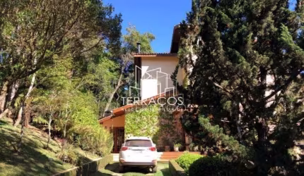 MAGNÍFICA CASA DE INVERNO À VENDA NA CHARMOSA CIDADE DE MONTE VERDE EM MG