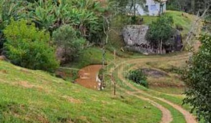 Chácara com 2 dormitórios à venda, 3700 m² por R$ 318.000 - Camanducaia/MG