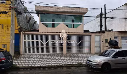CASA EM CONDOMINIO - PRAIA GRANDE.